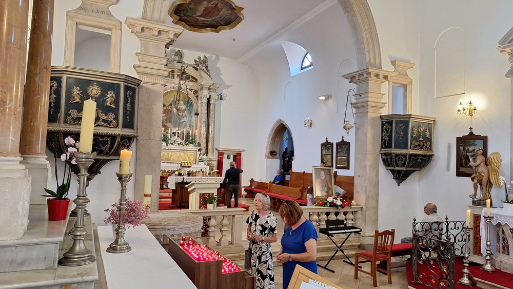 Oltar crkve sv Anselma u Ninu