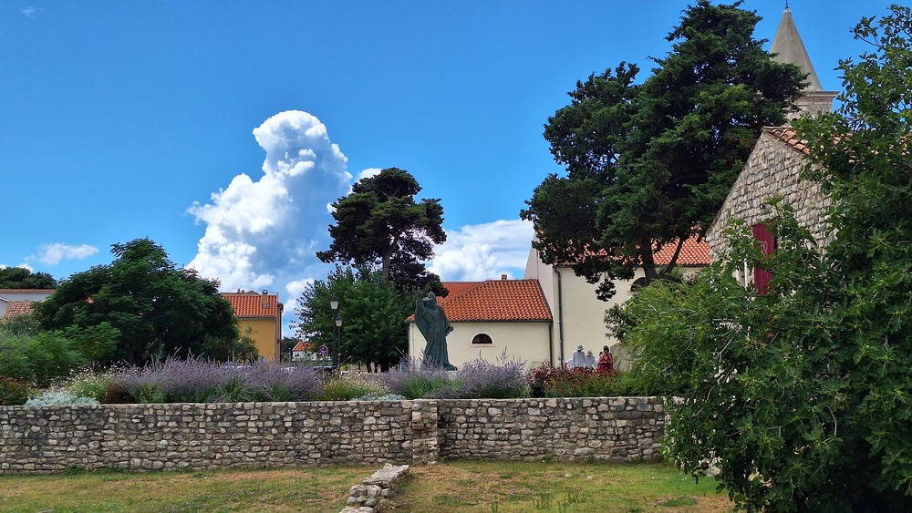 Grgur Nisnki, prvi hrvatski biskup